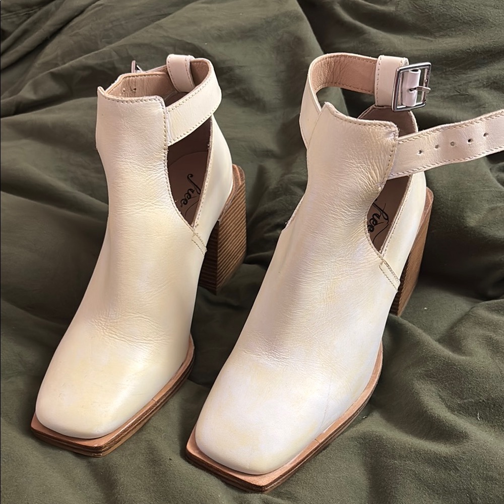 Free people chunky heeled bootie sz36/6